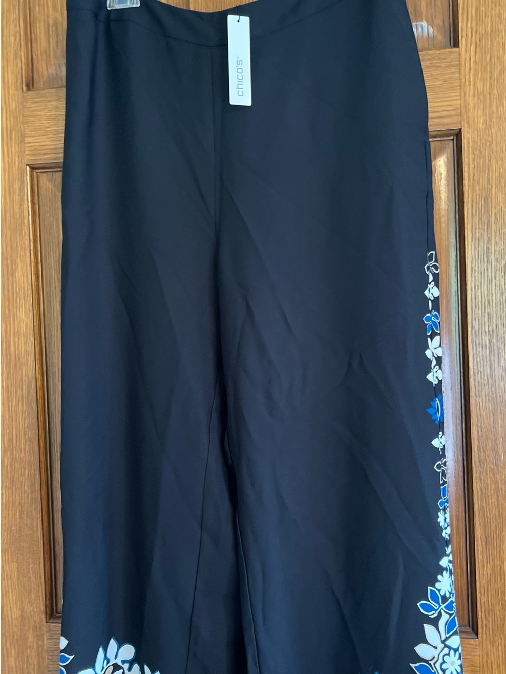 Chico's Black Floral Border Print Wide Leg Crop Pants Pull On Size 3 NEW Tags